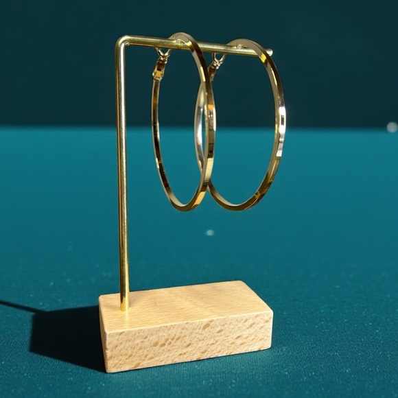 Elegant Big & Thick Gold Hoop Earrings - Picture 4 of 10